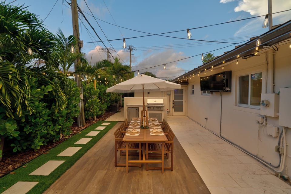 Outdoor dining