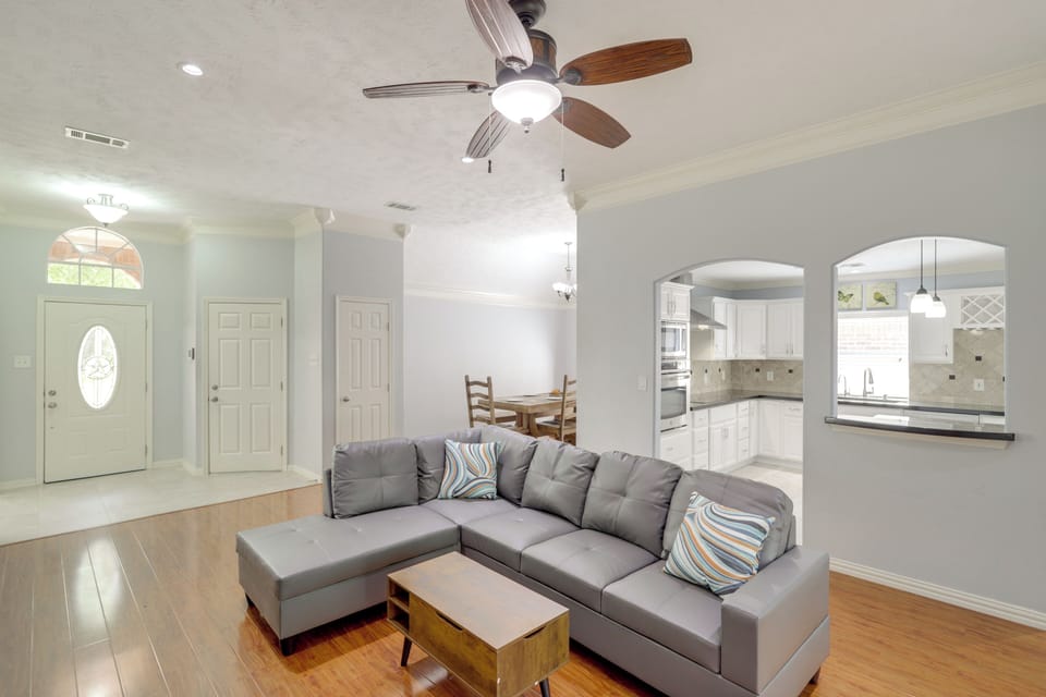 House (4 Bedrooms) | Interior