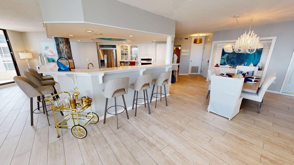 Condo, 3 Bedrooms | Dining