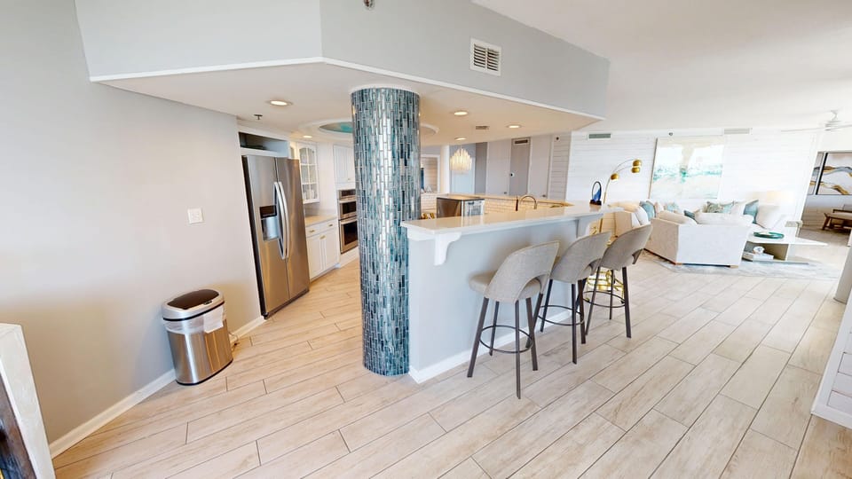 Condo, 3 Bedrooms | Interior