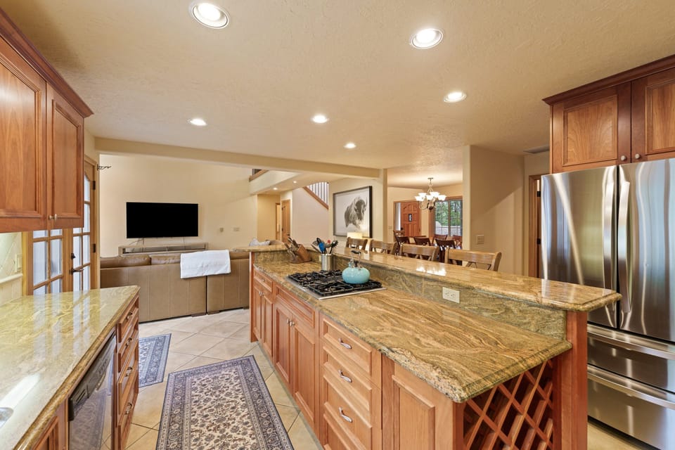 House, 5 Bedrooms | Interior