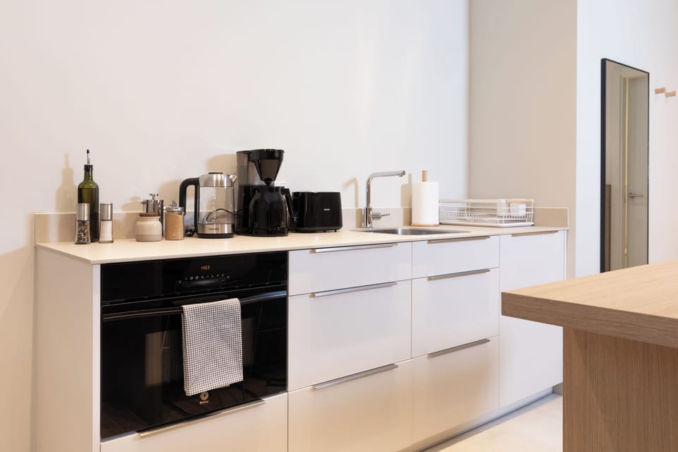 Studio, Kitchenette | Private kitchenette | Shared fridge, microwave