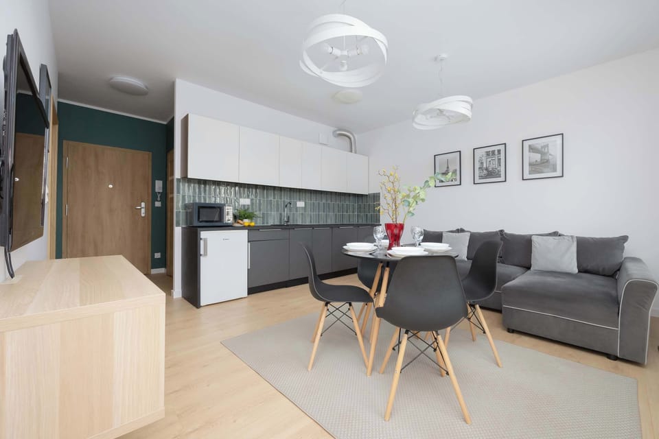 Fully equipped kitchenette. 