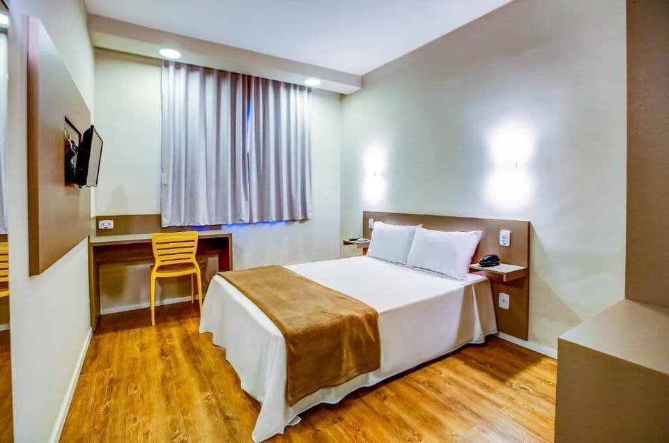 Minibar, laptop workspace, WiFi (free), bed sheets