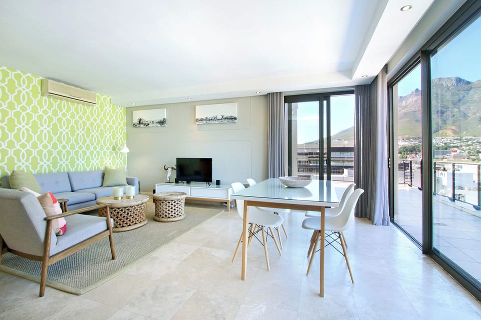 Deluxe Penthouse, Patio, City View | Living area