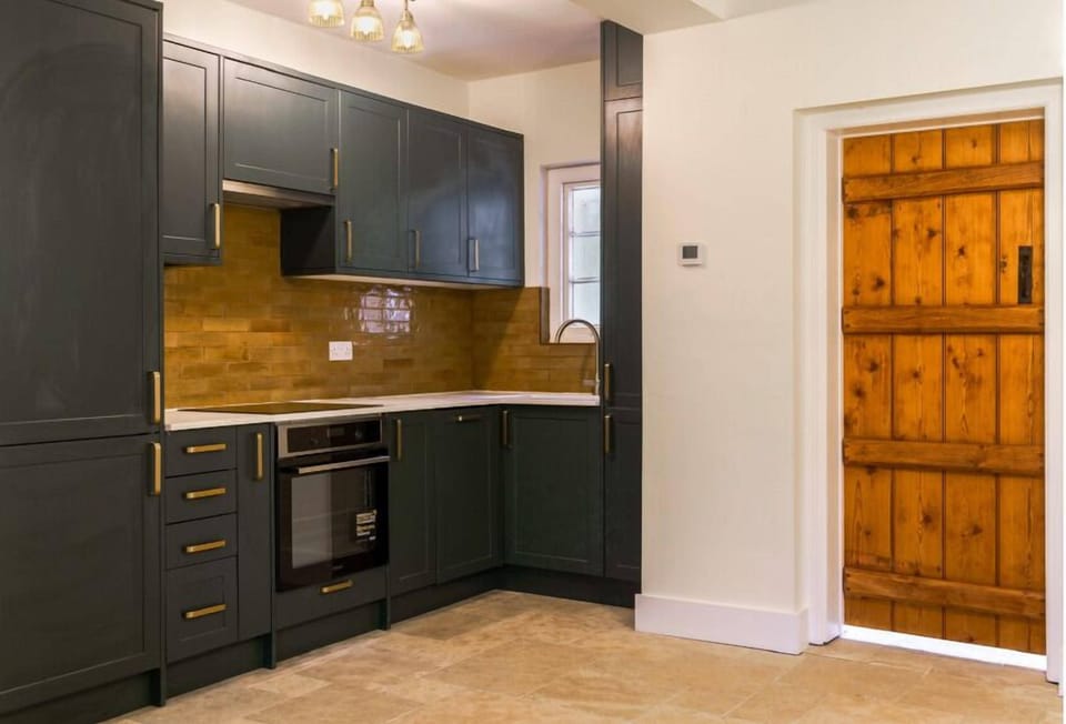 Cottage, 3 Bedrooms | Private kitchen | Fridge, microwave, coffee/tea maker