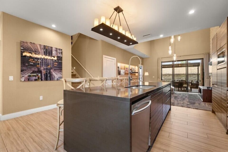 3085 Rockefeller Way (07).jpg