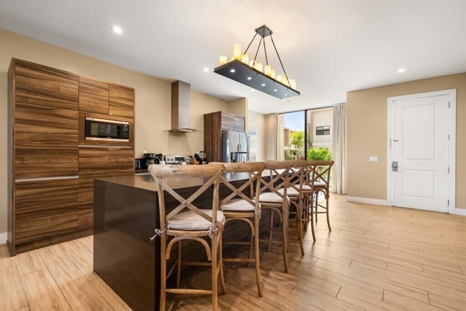 3085 Rockefeller Way (05).jpg
