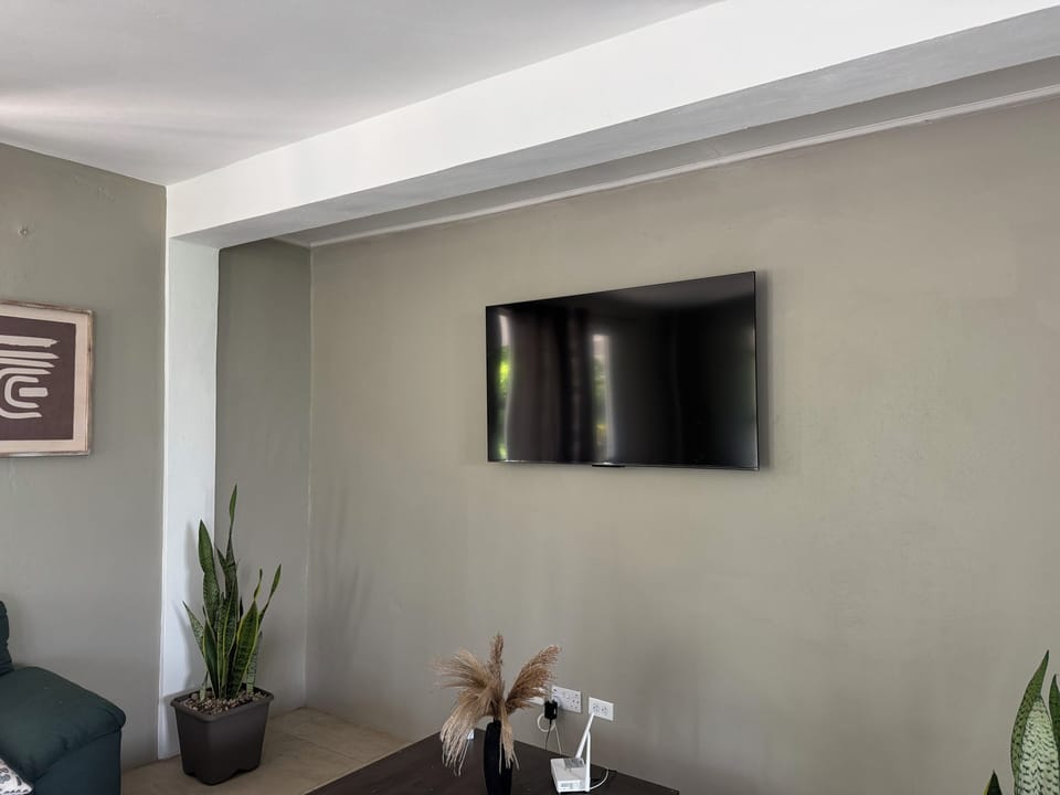 Economy Apartment, Patio, Mountain View | Living area