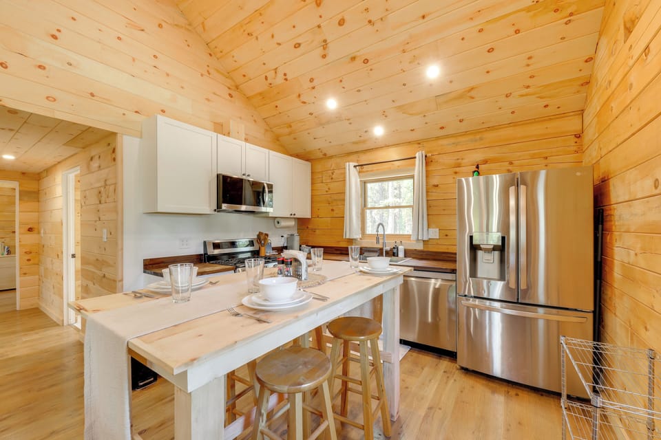 Kitchen | Keurig Coffee Maker | Dishwasher | Cooking Basics | 1st Floor