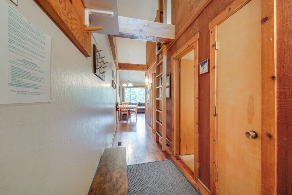 Entry | 1st Floor