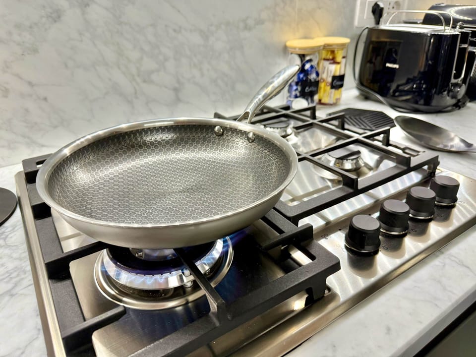 Hybrid Pans and Gas Cook Top