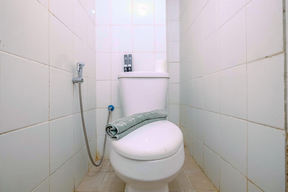 Standard Apartment | Bathroom