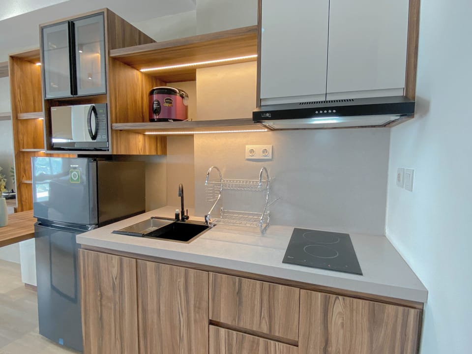 Standard Apartment | Private kitchen | Cookware/dishes/utensils
