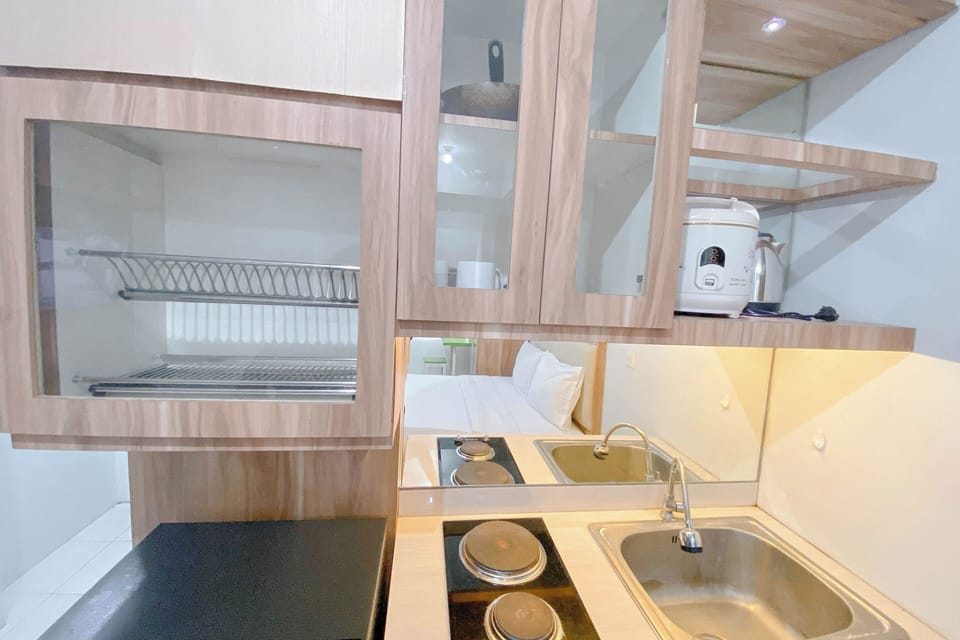 Standard Apartment | Private kitchen | Cookware/dishes/utensils