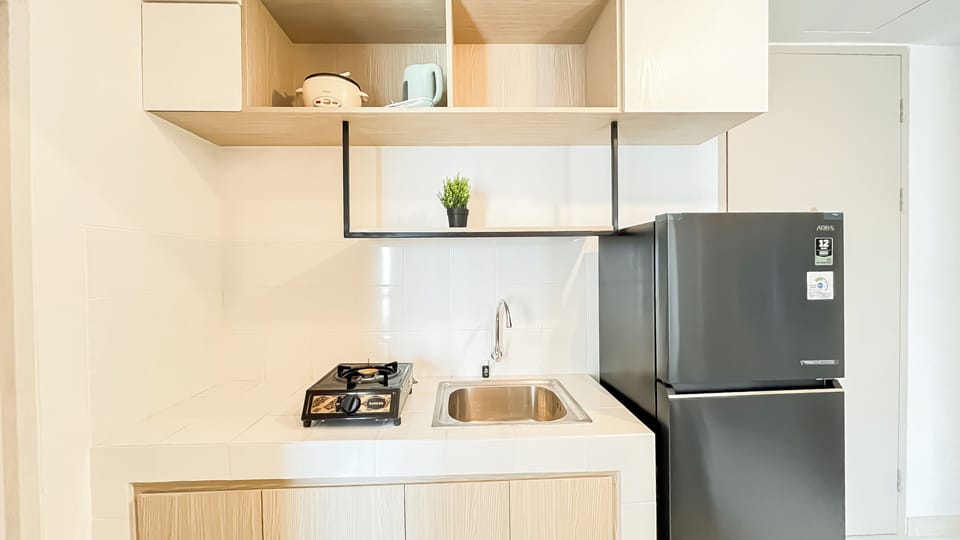 Standard Apartment | Private kitchen | Cookware/dishes/utensils
