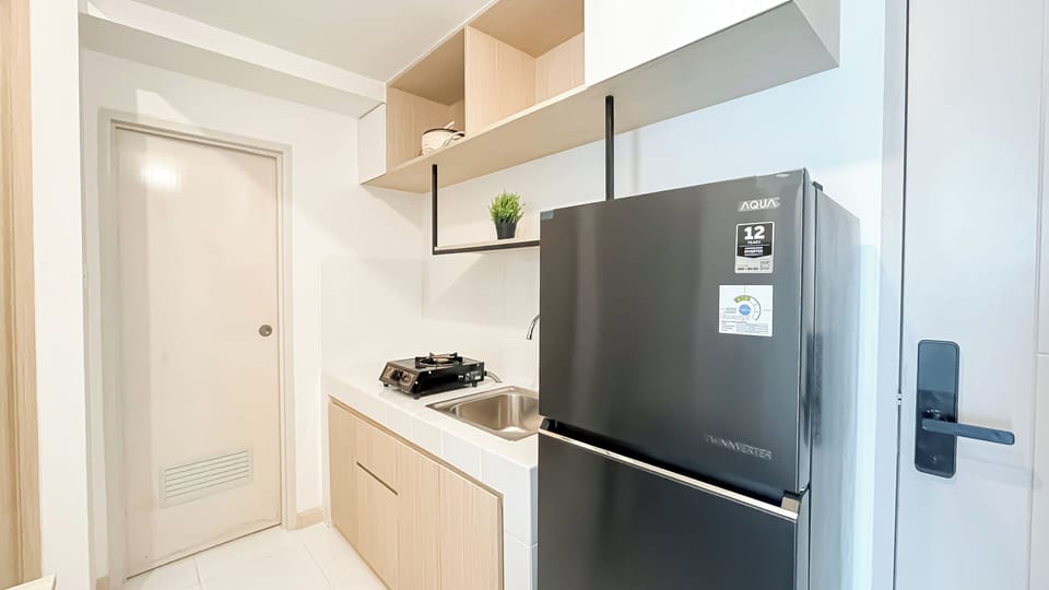 Standard Apartment | Private kitchen | Cookware/dishes/utensils