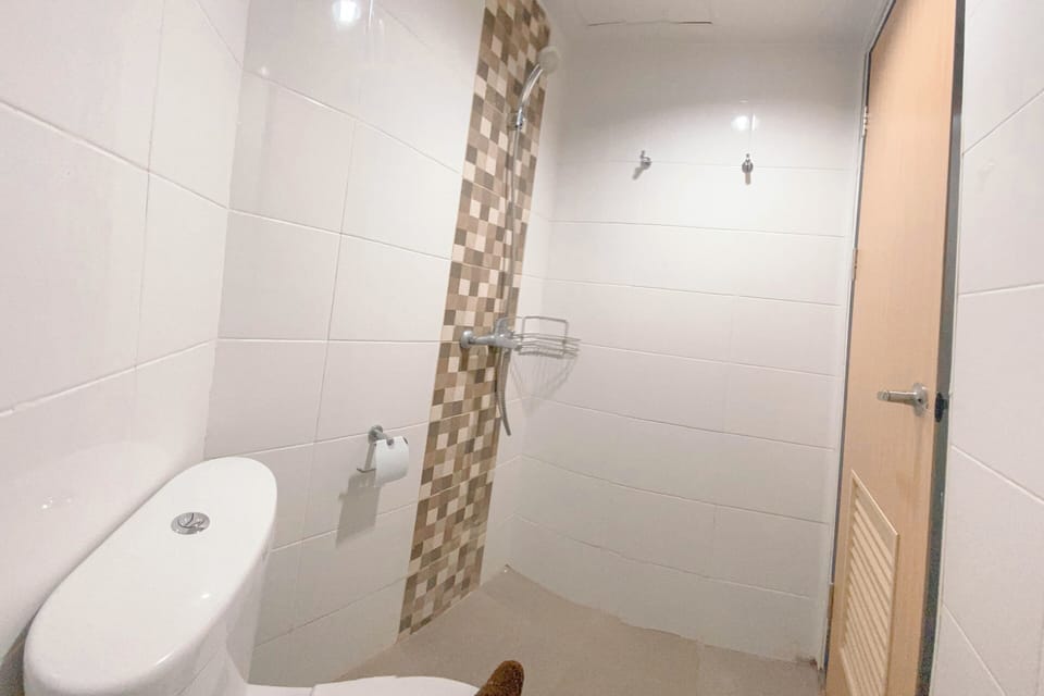 Standard Apartment | Bathroom