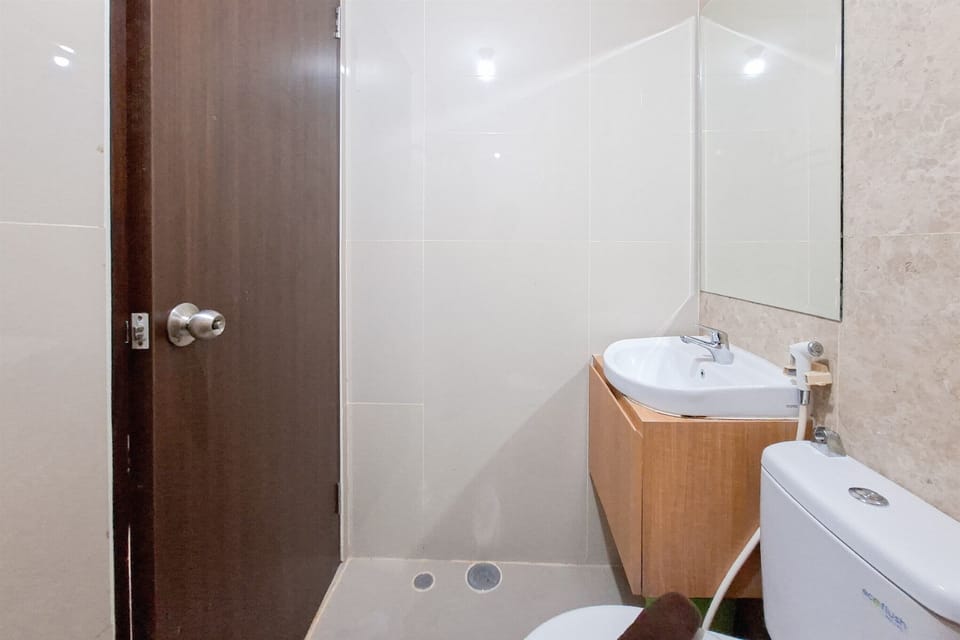 Standard Apartment | Bathroom