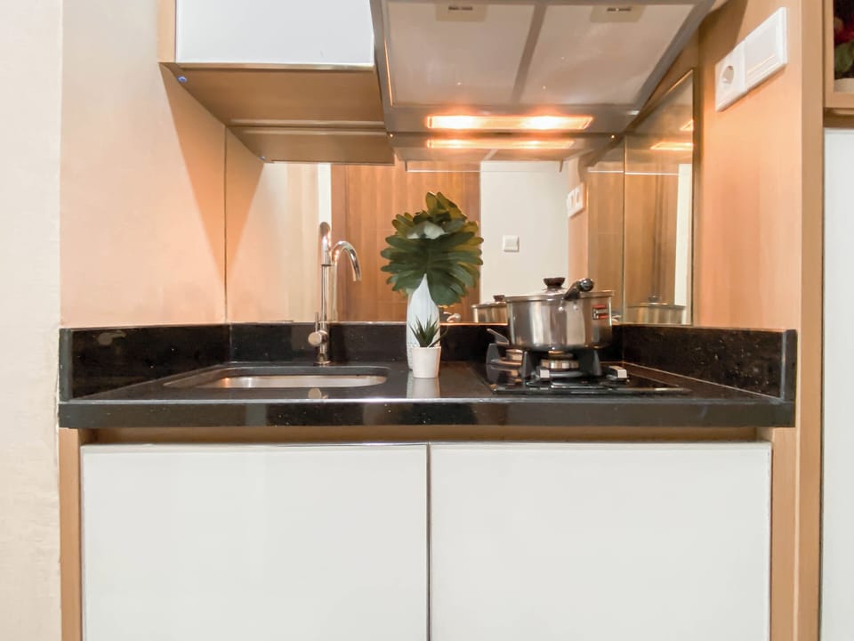 Standard Apartment | Private kitchen | Cookware/dishes/utensils