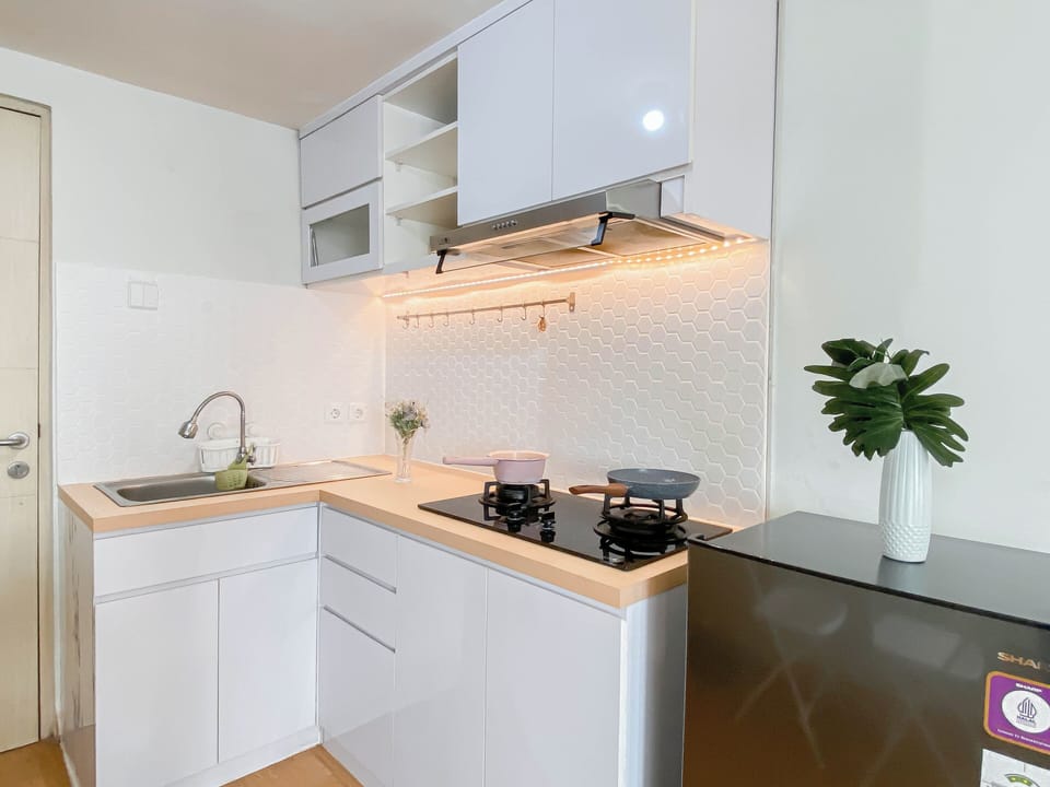 Standard Apartment | Private kitchen | Cookware/dishes/utensils