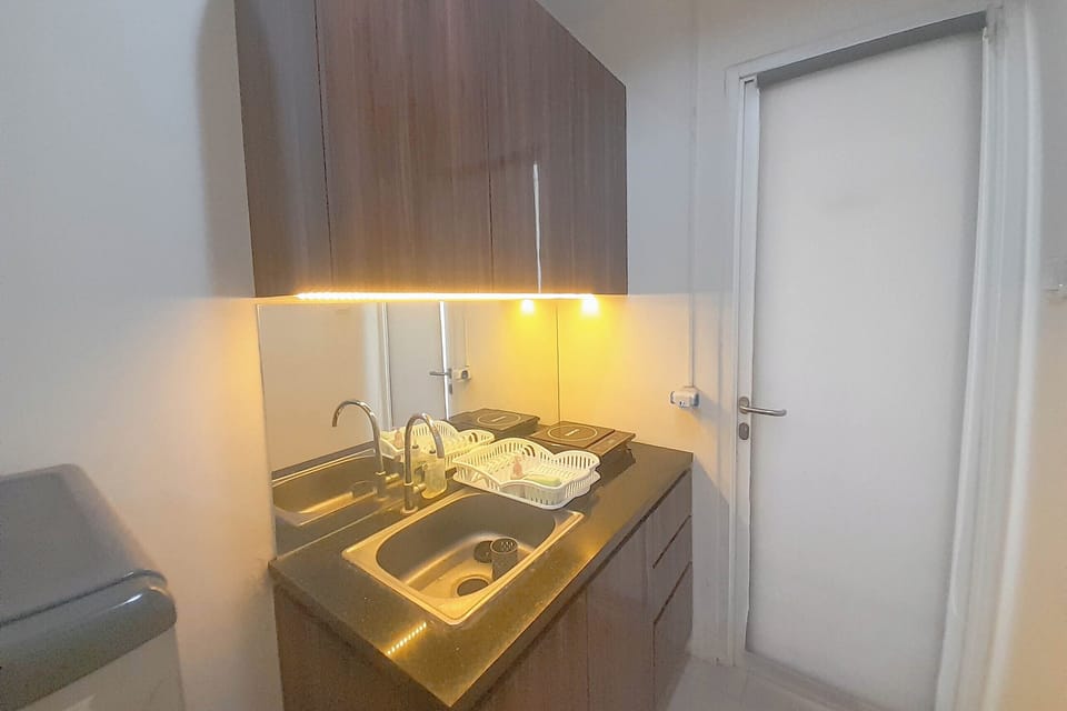 Standard Apartment | Private kitchen | Cookware/dishes/utensils