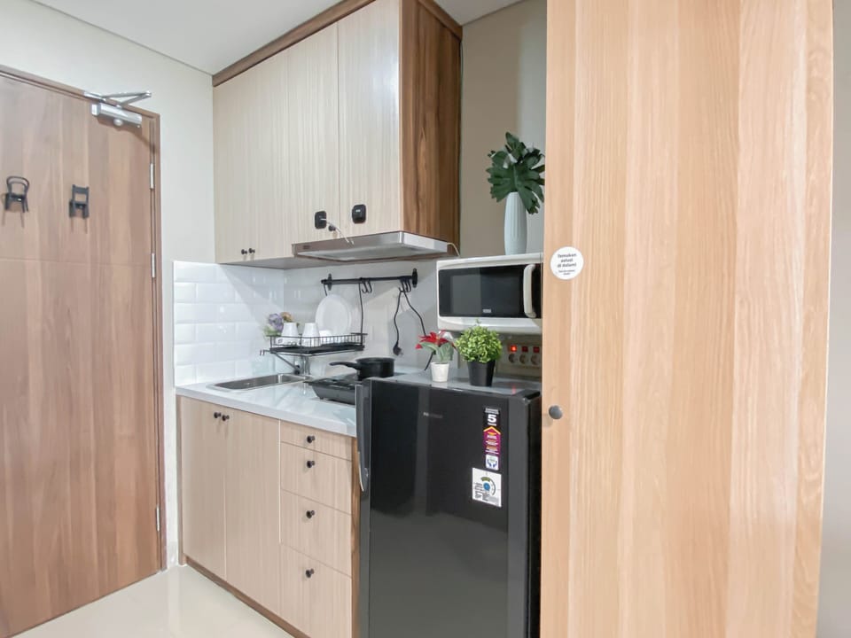 Standard Apartment | Private kitchen | Cookware/dishes/utensils