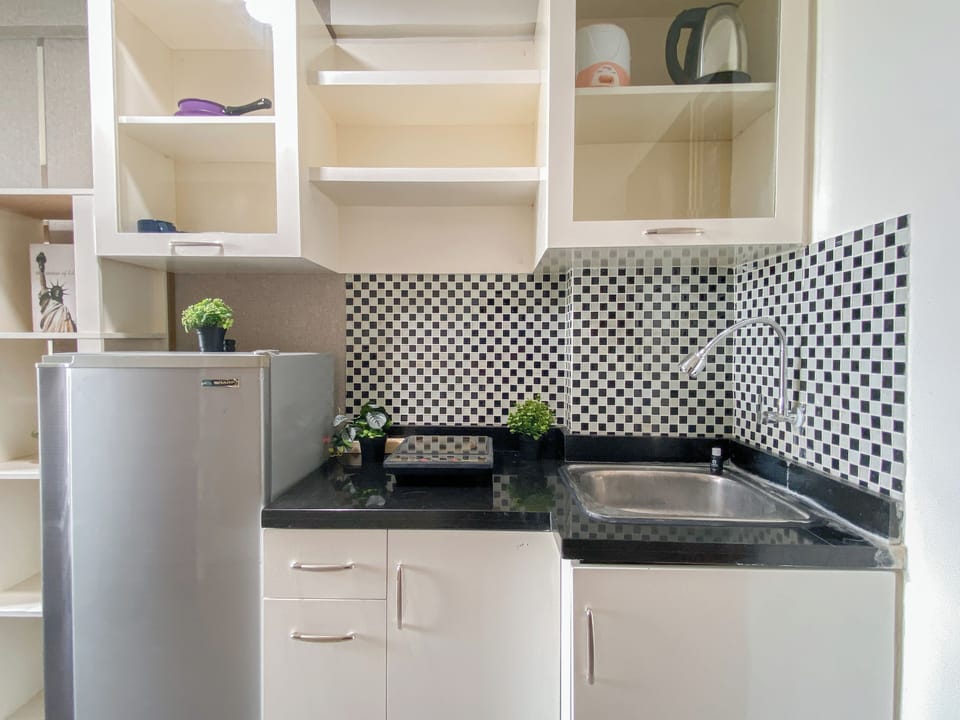 Standard Apartment | Private kitchen | Cookware/dishes/utensils