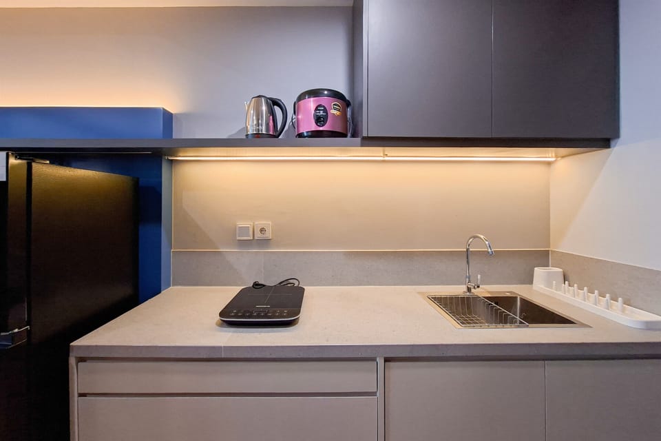 Standard Apartment | Private kitchen | Cookware/dishes/utensils