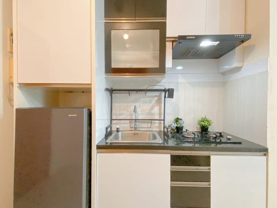 Apartment | Private kitchen | Fridge, stovetop, cookware/dishes/utensils