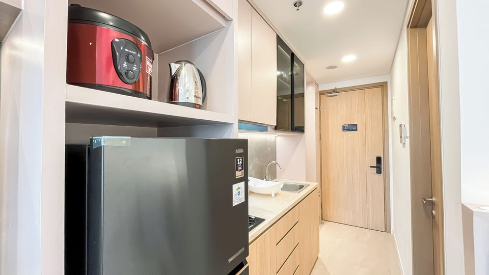 Apartment | Private kitchen | Fridge, stovetop, cookware/dishes/utensils