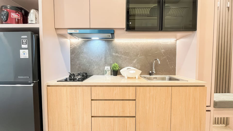 Apartment | Private kitchen | Fridge, stovetop, cookware/dishes/utensils