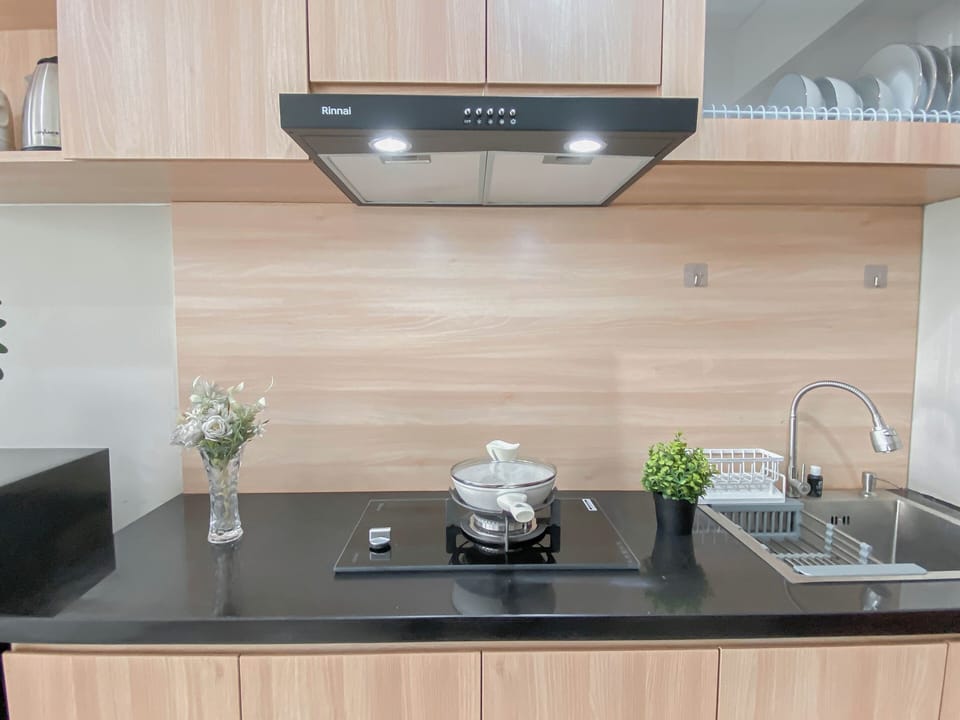 Apartment | Private kitchen | Fridge, stovetop, cookware/dishes/utensils