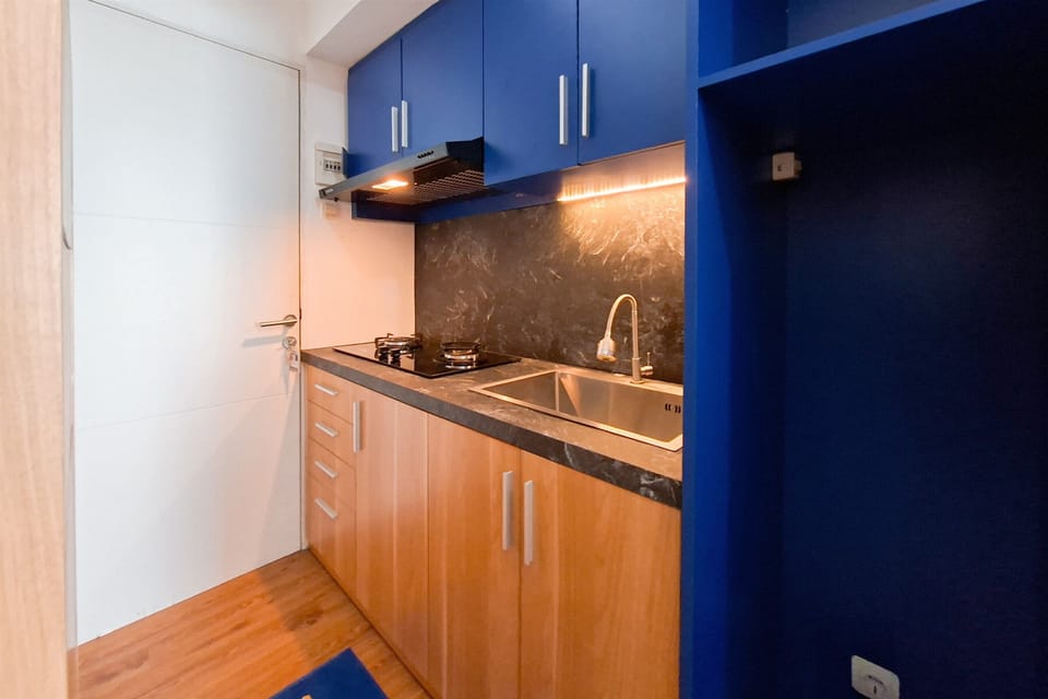 Apartment | Private kitchen | Fridge, stovetop, cookware/dishes/utensils