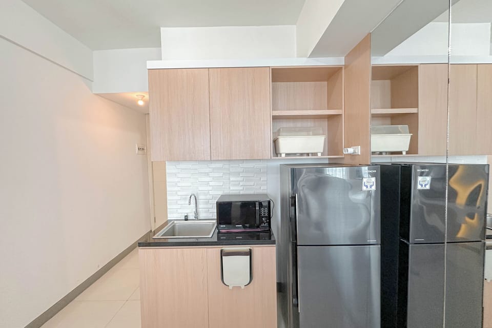 Apartment | Private kitchen | Fridge, microwave, rice cooker, cookware/dishes/utensils