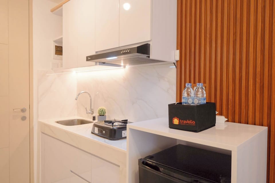 Apartment | Private kitchen | Fridge, stovetop, cookware/dishes/utensils