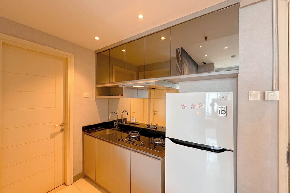 Apartment | Private kitchen | Fridge, stovetop, cookware/dishes/utensils