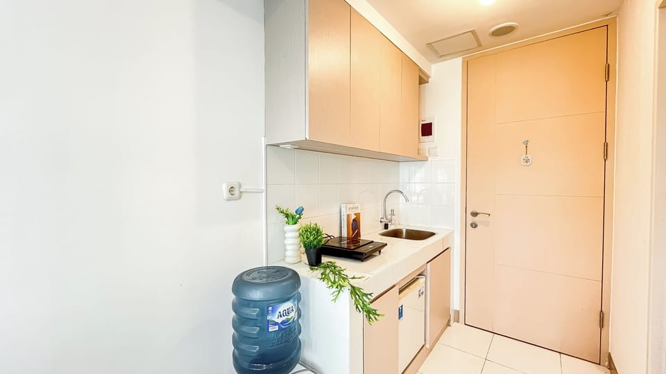 Apartment | Private kitchen | Stovetop, cookware/dishes/utensils