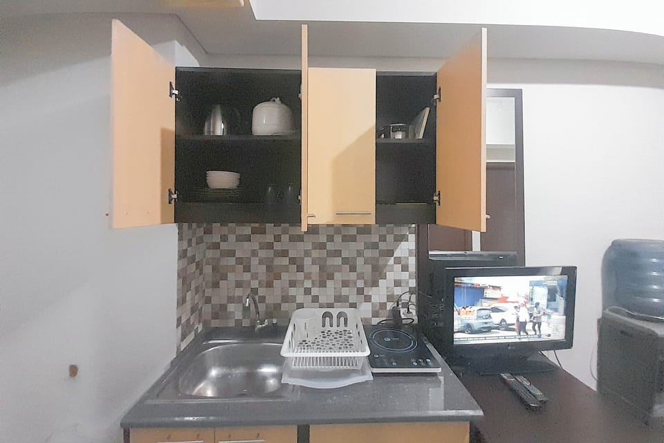 Apartment | Private kitchen | Fridge, stovetop, cookware/dishes/utensils