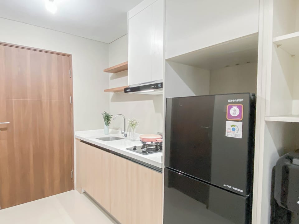 Apartment | Private kitchen | Fridge, stovetop, cookware/dishes/utensils