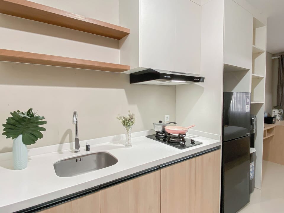 Apartment | Private kitchen | Fridge, stovetop, cookware/dishes/utensils