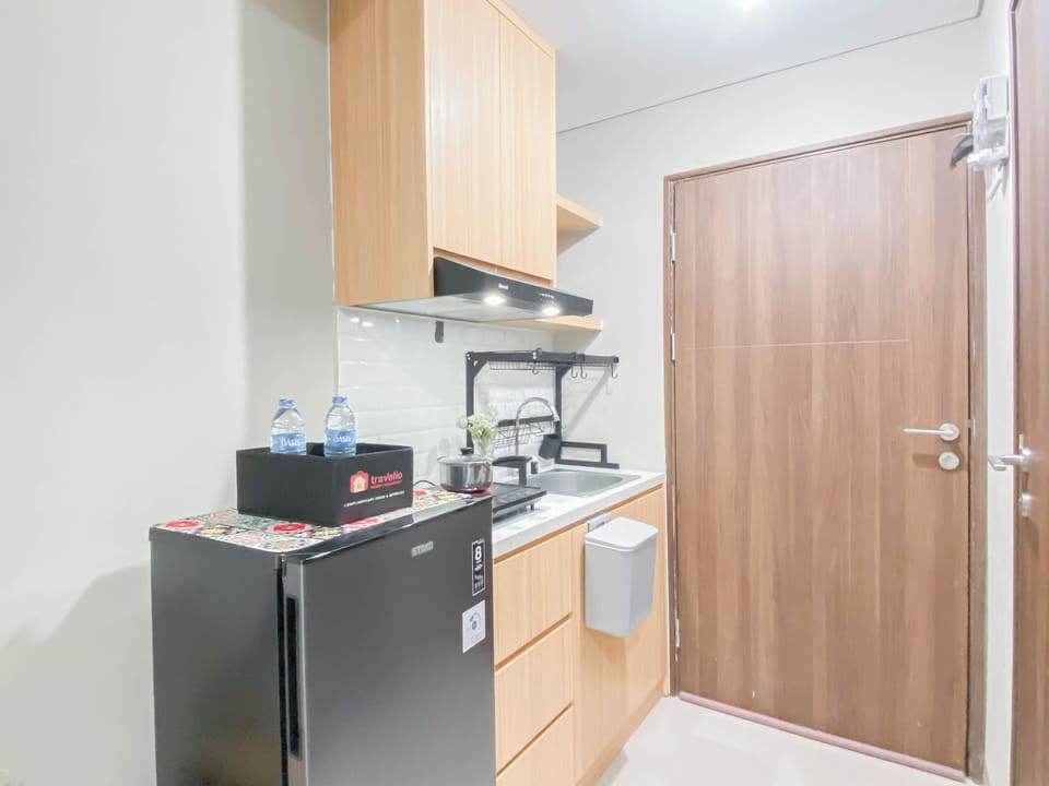 Apartment | Private kitchen | Fridge, stovetop, cookware/dishes/utensils
