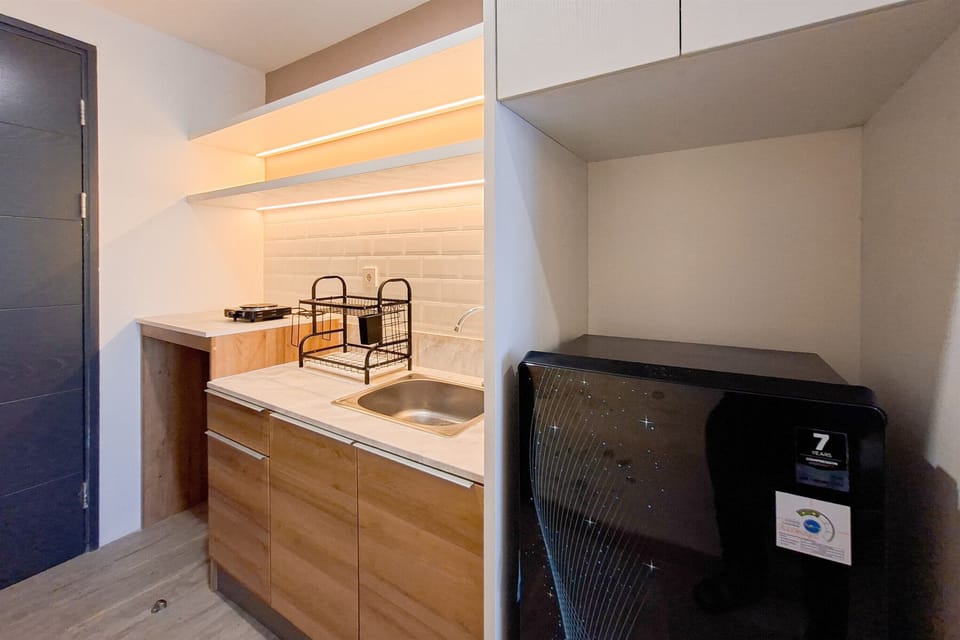 Apartment | Private kitchen | Fridge, stovetop, cookware/dishes/utensils