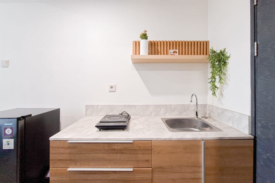 Apartment | Private kitchen | Fridge, stovetop, cookware/dishes/utensils