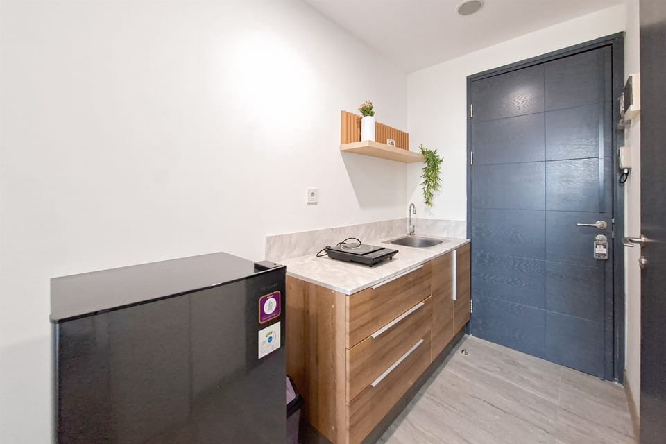Apartment | Private kitchen | Fridge, stovetop, cookware/dishes/utensils