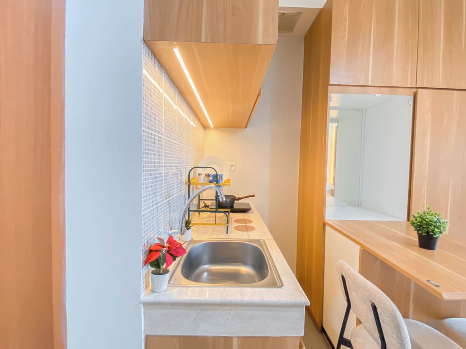 Apartment | Private kitchen | Fridge, stovetop, electric kettle, cookware/dishes/utensils