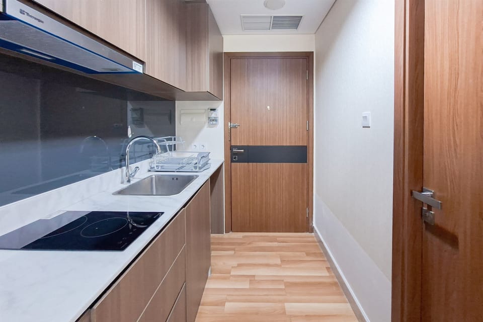 Apartment | Private kitchen | Fridge, stovetop, cookware/dishes/utensils