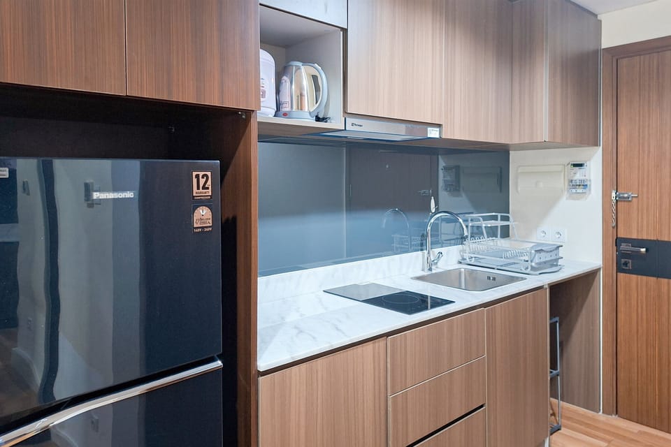 Apartment | Private kitchen | Fridge, stovetop, cookware/dishes/utensils