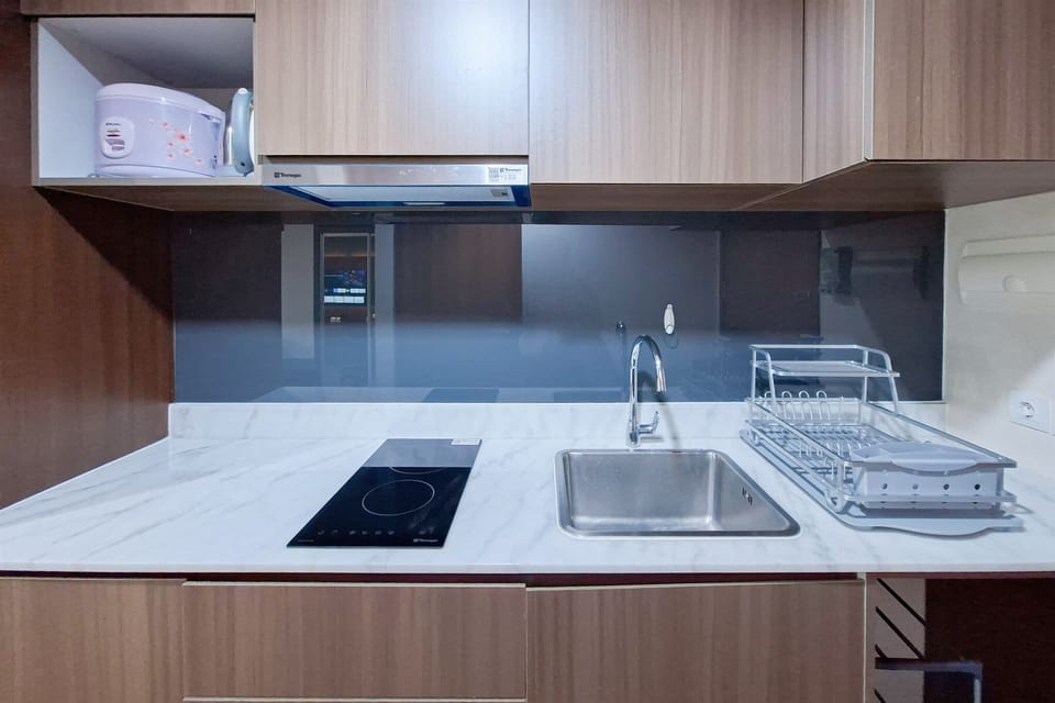 Apartment | Private kitchen | Fridge, stovetop, cookware/dishes/utensils