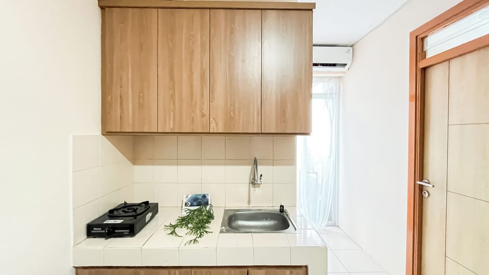 Apartment | Private kitchen | Fridge, stovetop, cookware/dishes/utensils